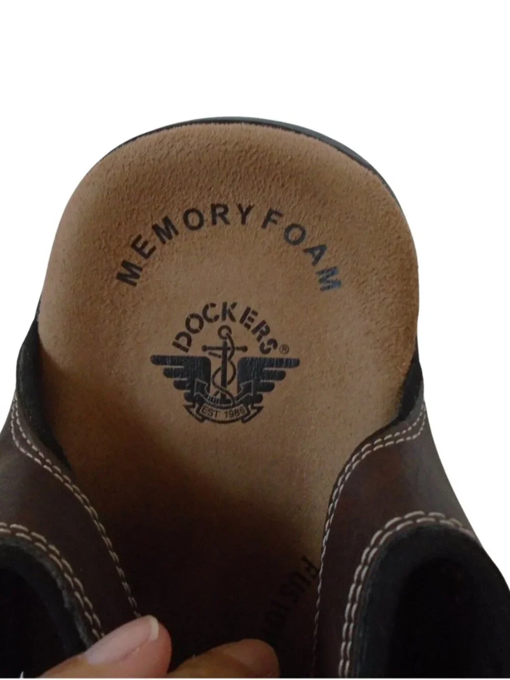 Dockers clean midsole layer